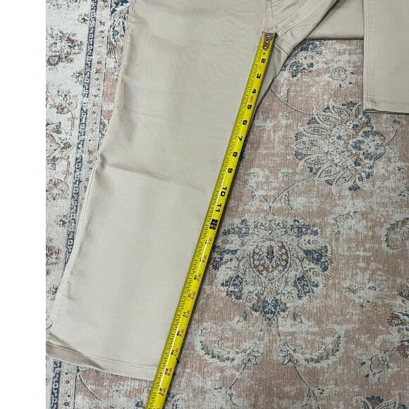 Liz Claiborne Classic Fit Straight Leg Cropped Khaki Pants Size 4 NWT - Picture 8 of 12